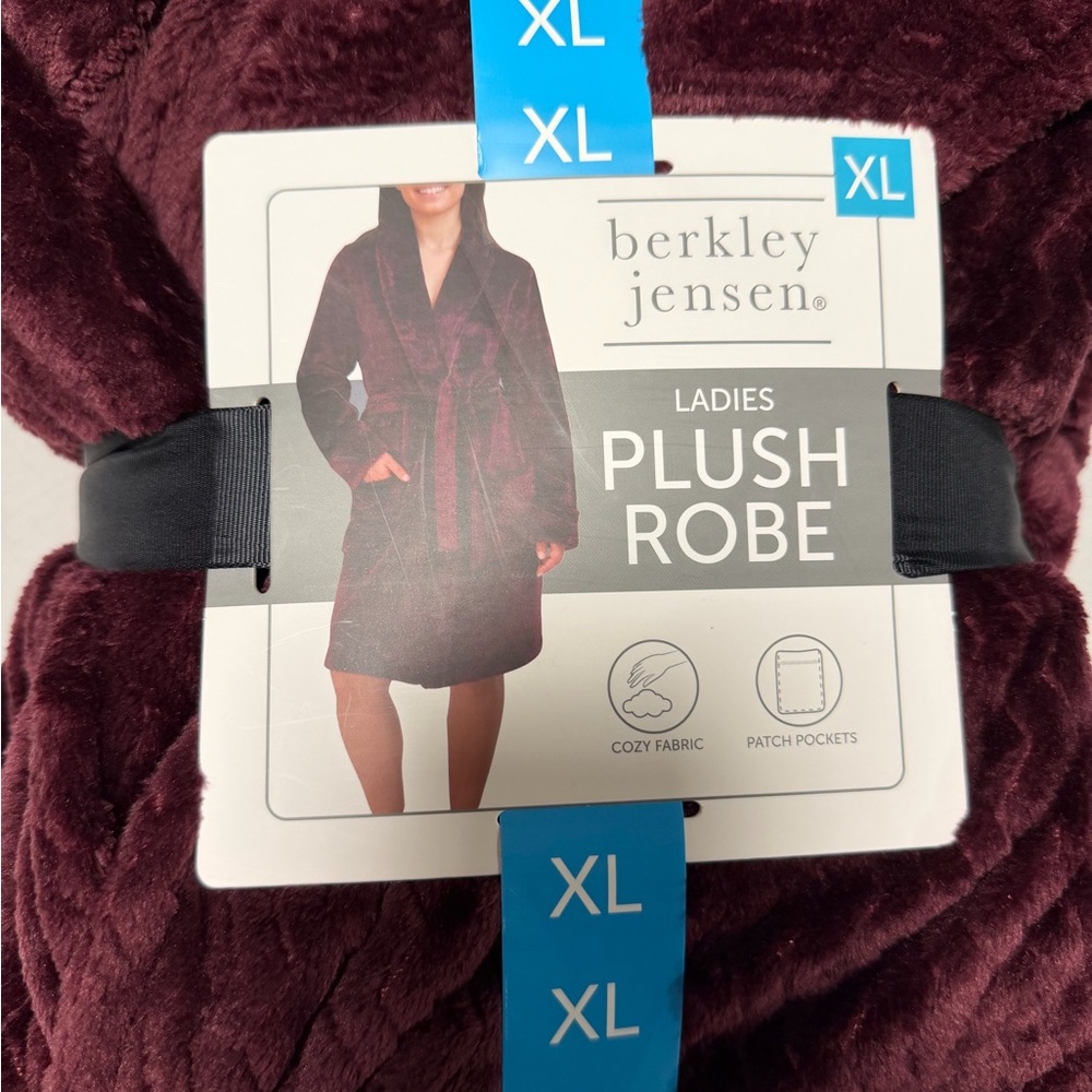 Berkley Jensen Ladies Plush Robe - Burgundy